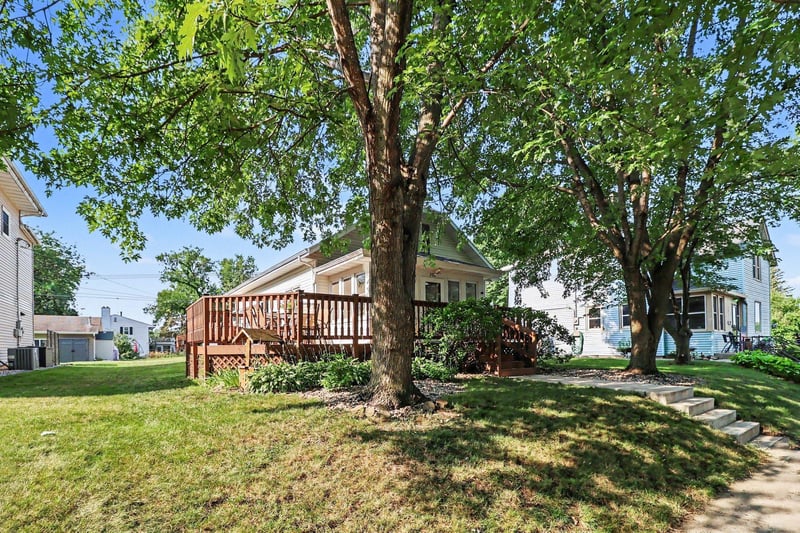 302 Elm Ave SW, Montgomery, MN 56069