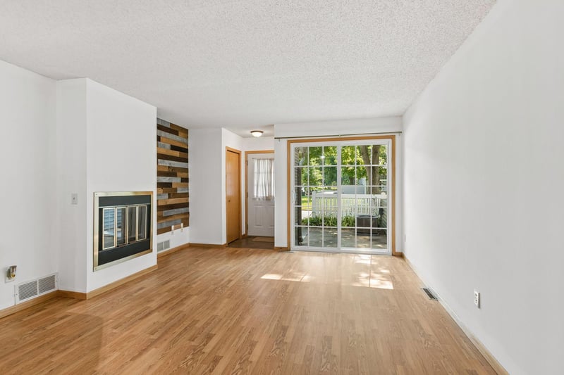 10045 Russell Ave N #10, Brooklyn Park, MN 55444