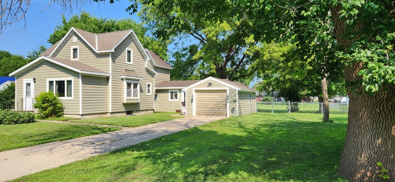 217 Dugan St S, Welcome, MN 56181