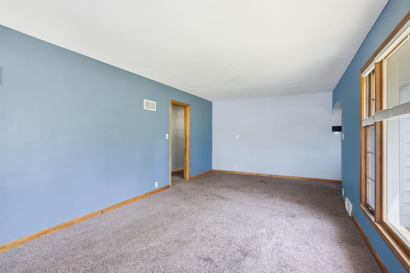 129 S Morningside Dr, Le Sueur, MN 56058