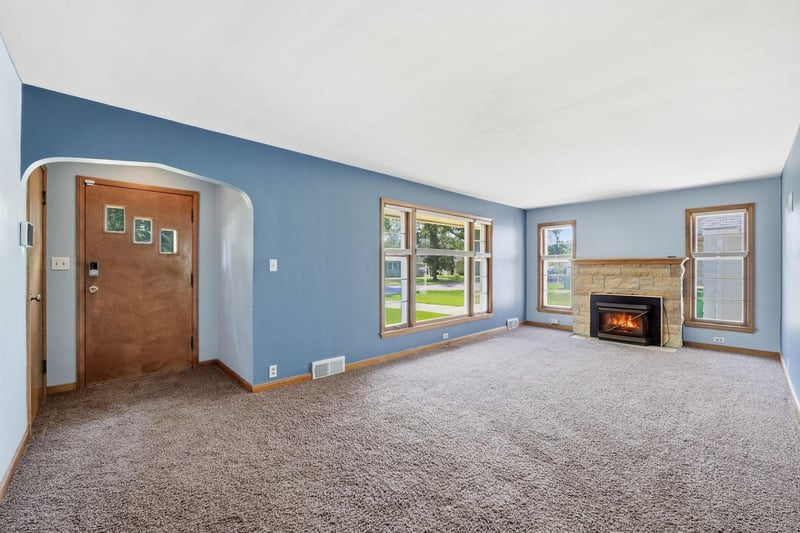 129 S Morningside Dr, Le Sueur, MN 56058