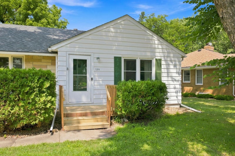 129 S Morningside Dr, Le Sueur, MN 56058