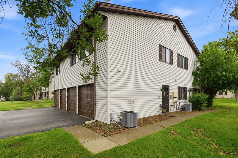 6616 84th Ct N, Brooklyn Park, MN 55445
