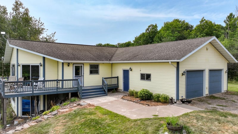 N1395 Grouse Rd, Sarona, WI 54870