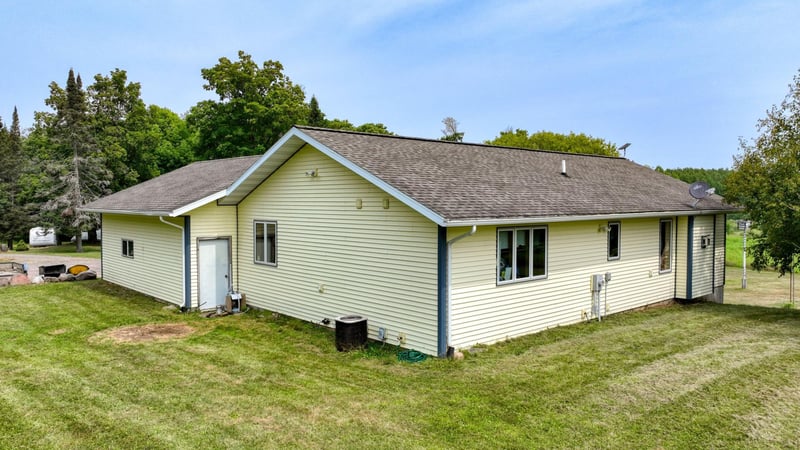 N1395 Grouse Rd, Sarona, WI 54870
