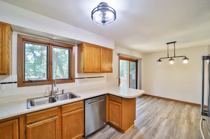 6205 Donald St, Baxter, MN 56425