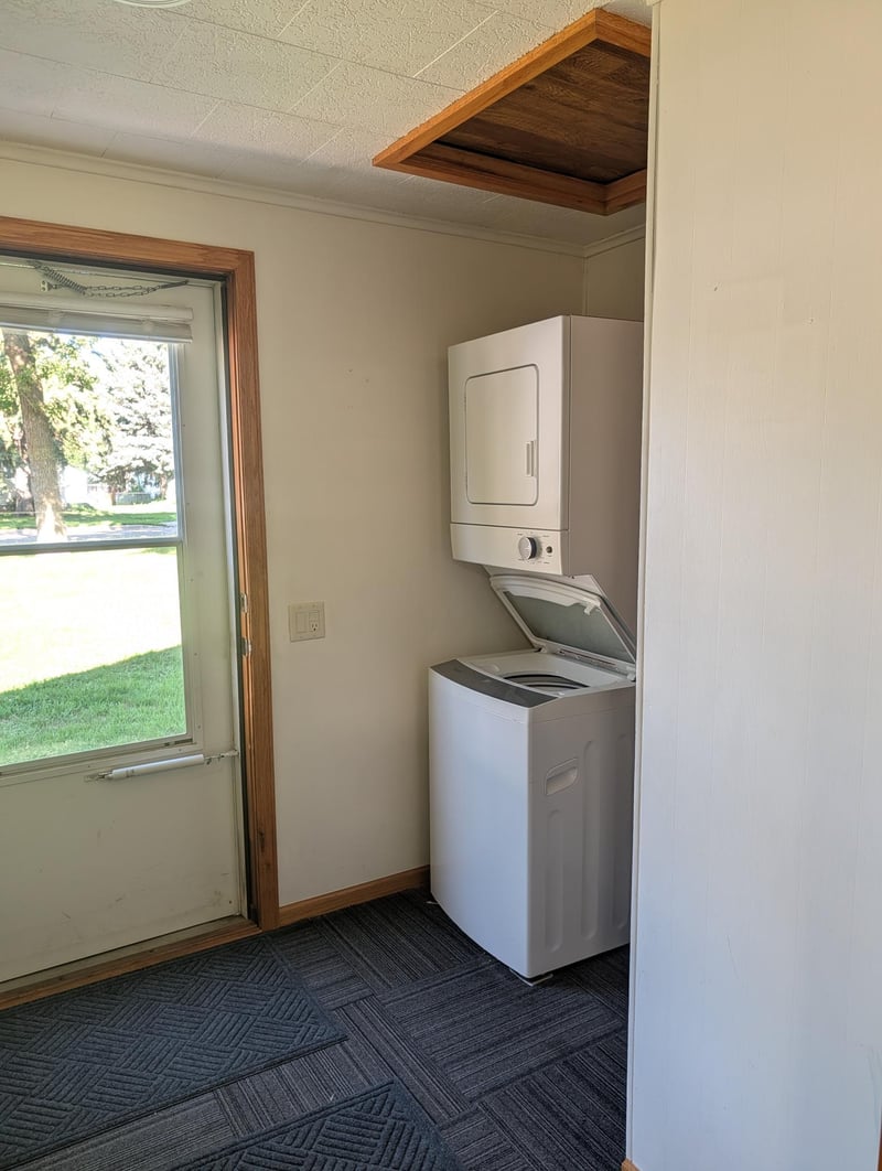 808 S 11th St, Montevideo, MN 56265