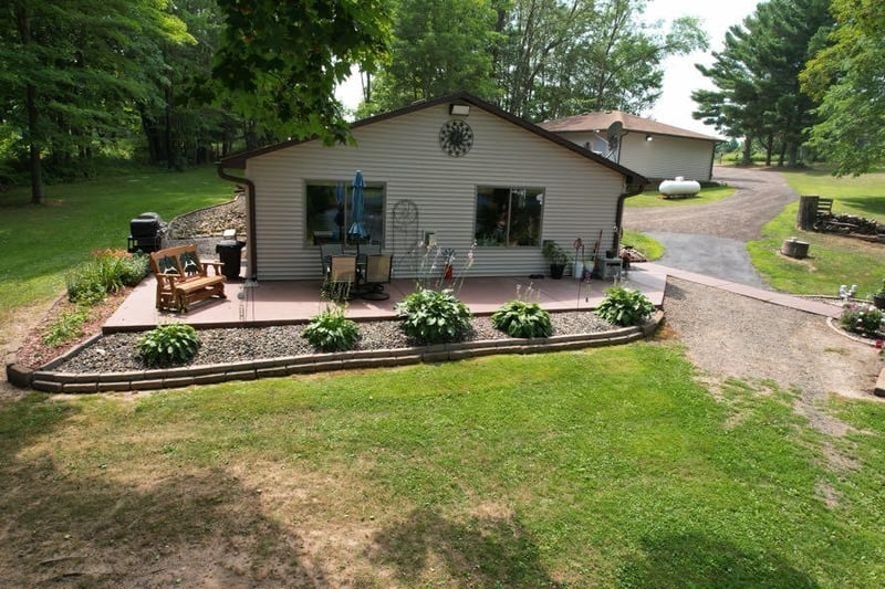 2623 5 5 1/2 St, Cumberland, WI 54829