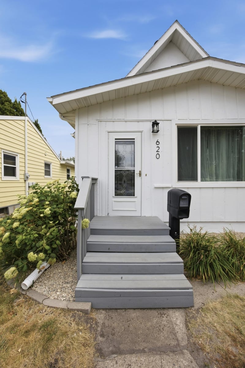 620 17th St N, Moorhead, MN 56560