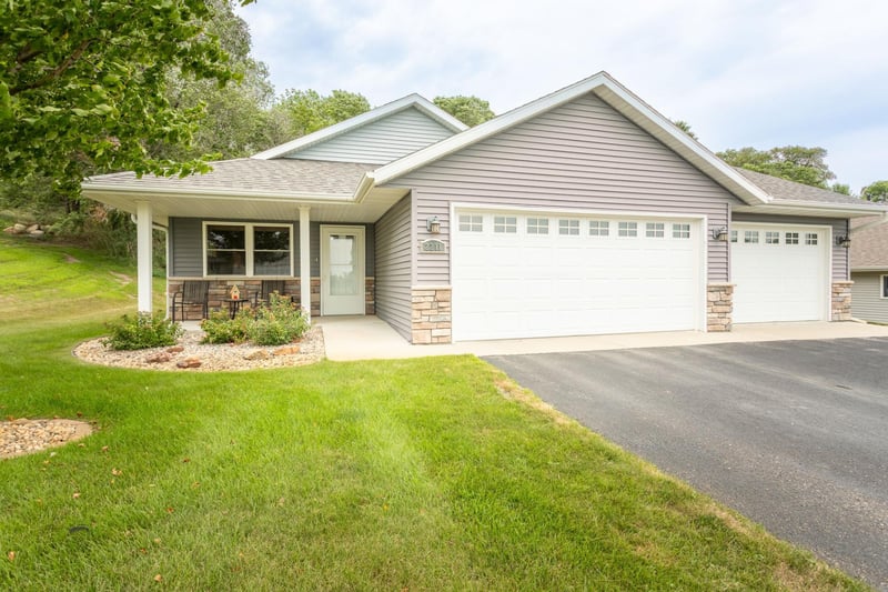 2211 Ridgedale Dr SE, Alexandria, MN 56308