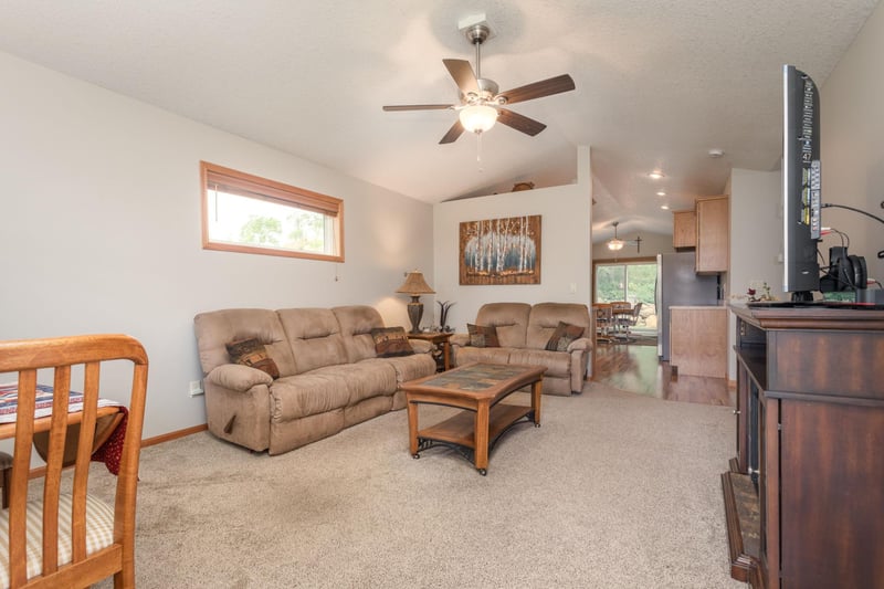2211 Ridgedale Dr SE, Alexandria, MN 56308