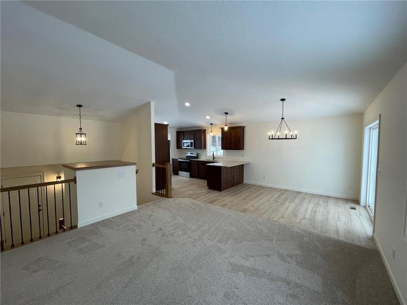 1463 34th Ave SW, Cambridge, MN 55008