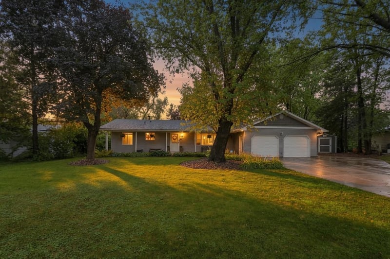8258 Hemingway Ave S, Cottage Grove, MN 55016