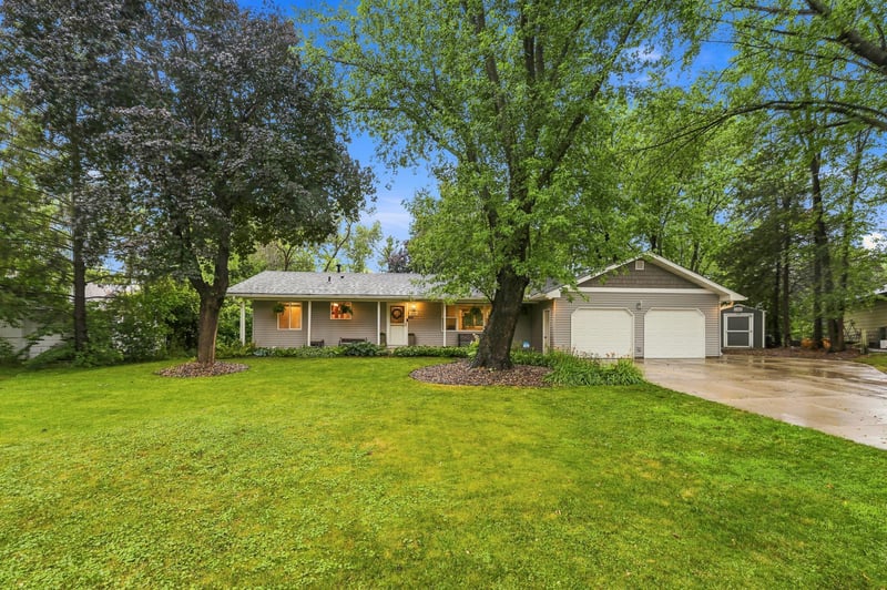 8258 Hemingway Ave S, Cottage Grove, MN 55016