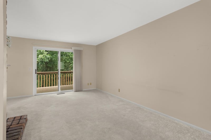 219 W Eagle Lake Dr, Maple Grove, MN 55369