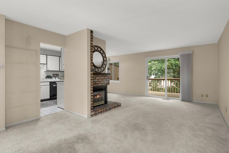 219 W Eagle Lake Dr, Maple Grove, MN 55369