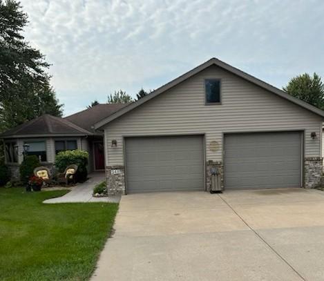 948 Willow View Cir, Waite Park, MN 56387