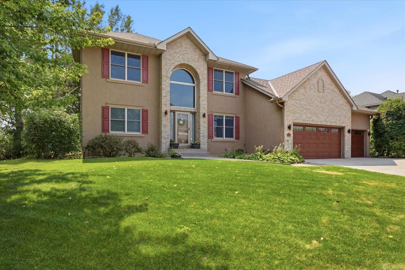 18043 Gladstone Blvd N, Maple Grove, MN 55311