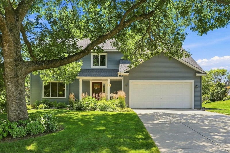 9391 Knighton Rd, Woodbury, MN 55125
