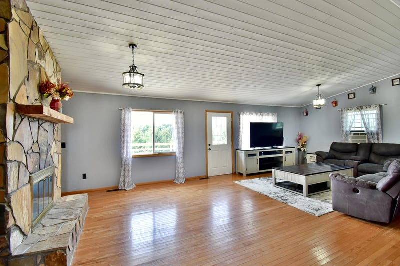 12321 600th Ave, Litchfield, MN 55355