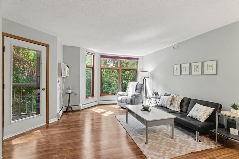 500 County Road B W #204, Roseville, MN 55113