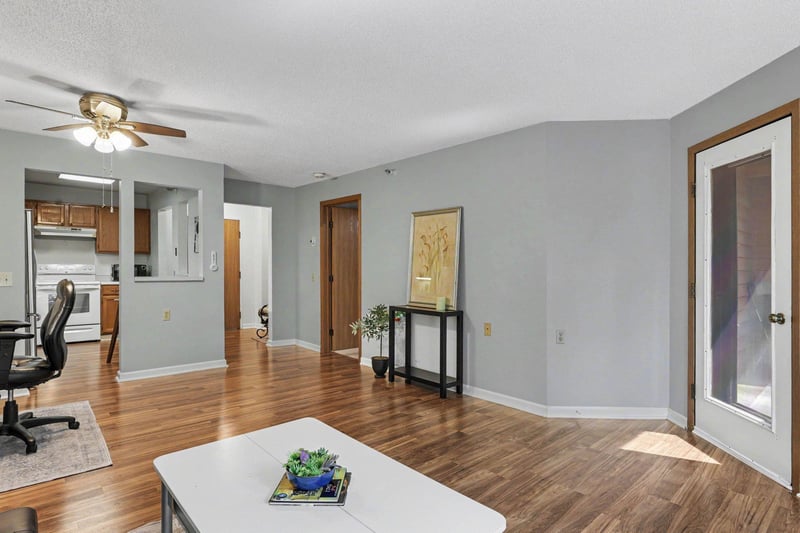 500 County Road B W #204, Roseville, MN 55113