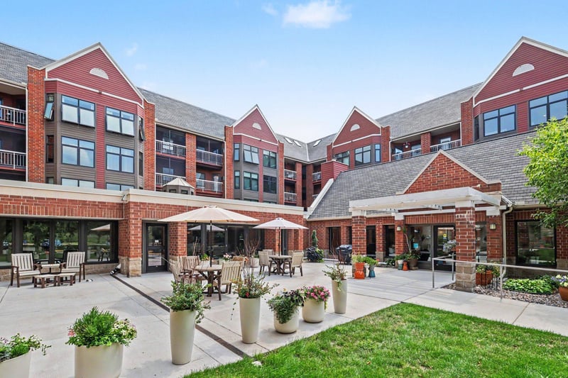 500 County Road B W #204, Roseville, MN 55113