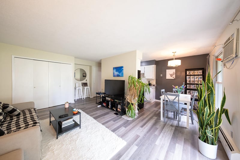 917 11th Ave S #2, Hopkins, MN 55343