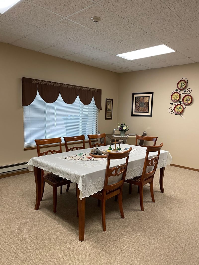 200 S Freeman Ave #206, Luverne, MN 56156