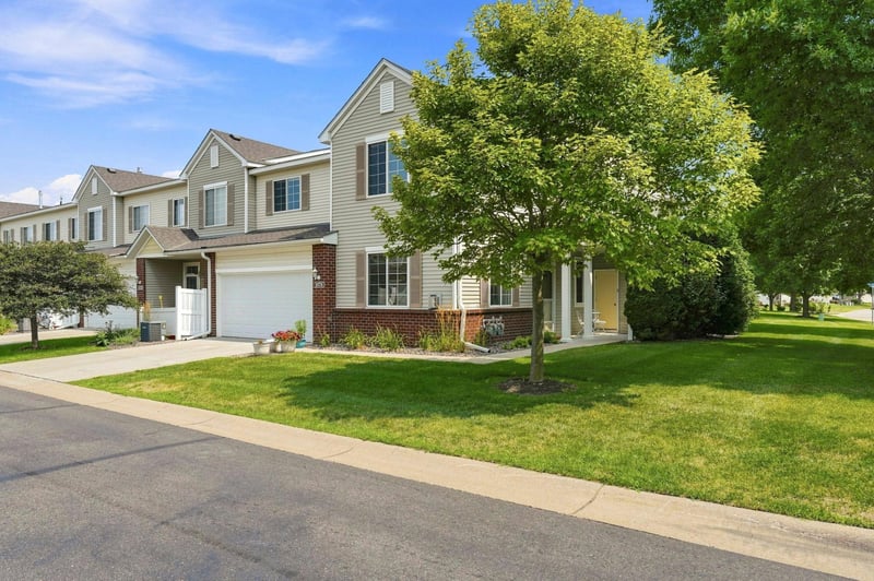 1878 13th St W #906, Hastings, MN 55033
