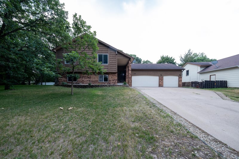 2048 128th Ln NW, Coon Rapids, MN 55448