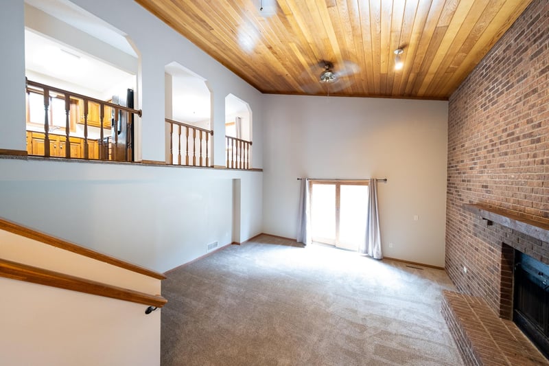 2048 128th Ln NW, Coon Rapids, MN 55448