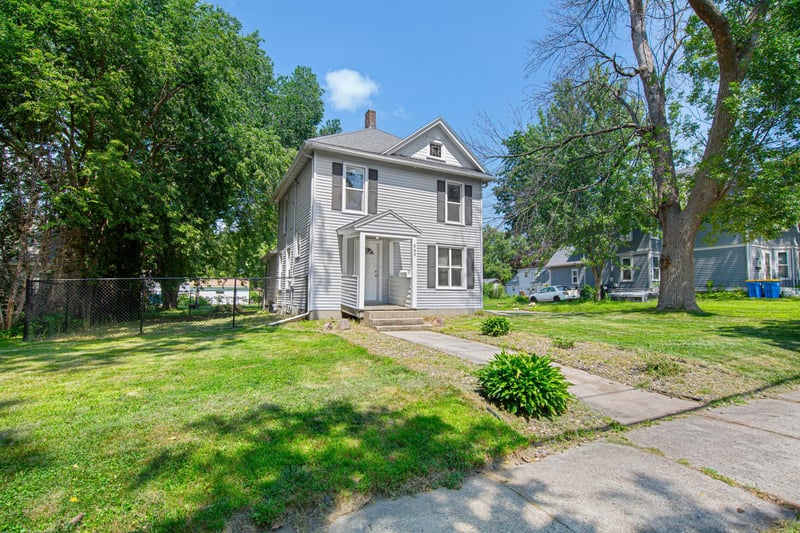 540 E Vine St, Owatonna, MN 55060