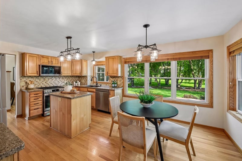 17004 Raleigh Ln, Eden Prairie, MN 55347