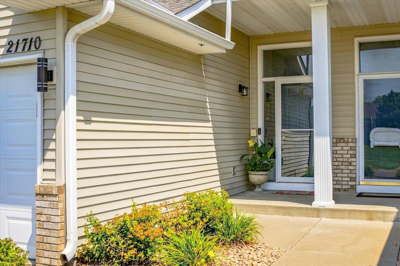 21710 Evergreen Trl, Rogers, MN 55374