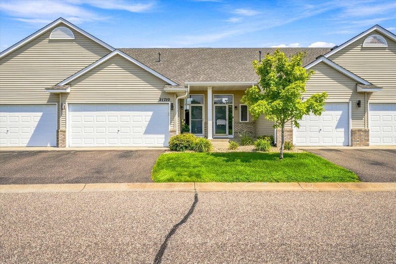 21710 Evergreen Trl, Rogers, MN 55374