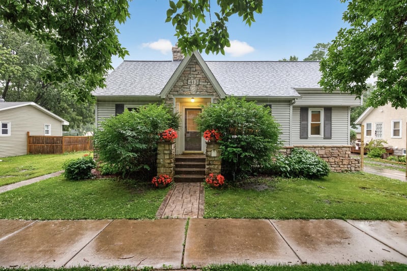 413 3rd Ave E, Shakopee, MN 55379