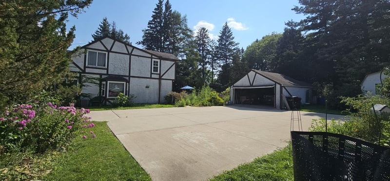 571 Century Ave N, Maplewood, MN 55119