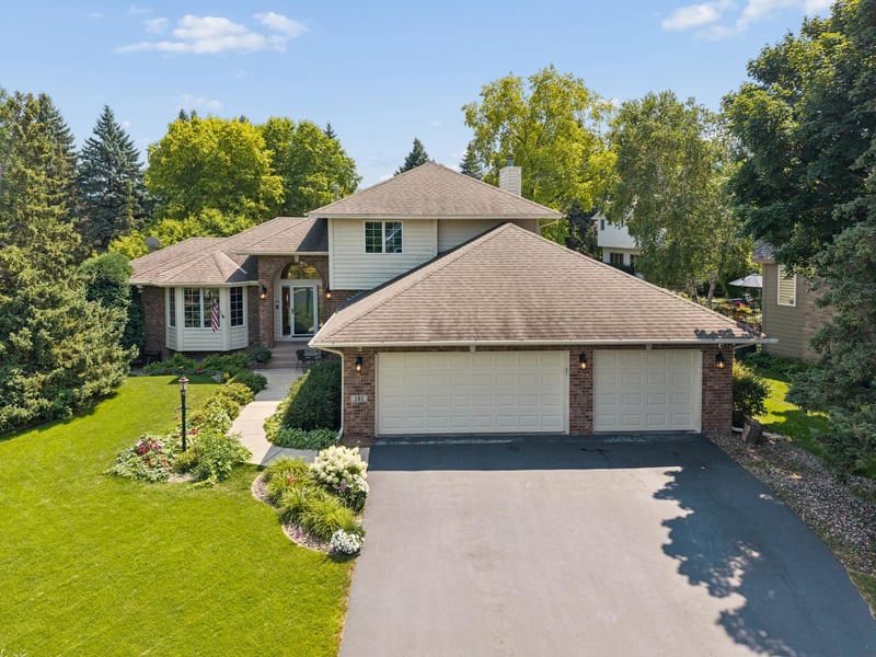 191 South Shore Ct, Chanhassen, MN 55317