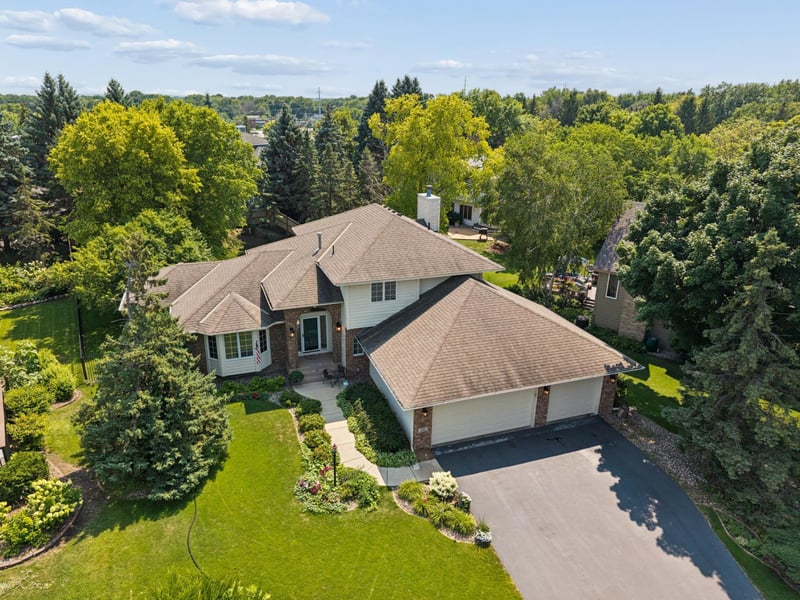 191 South Shore Ct, Chanhassen, MN 55317