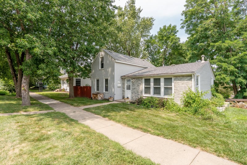 411 3rd Ave W, Shakopee, MN 55379