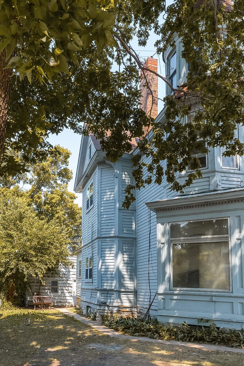 677 Sims Ave, Saint Paul, MN 55106
