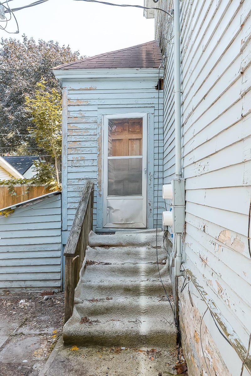 677 Sims Ave, Saint Paul, MN 55106