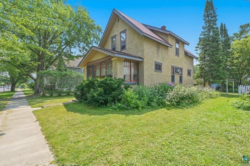 1114 N 18th St, Superior, WI 54880