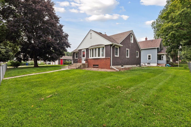 409 Milton St S, Saint Paul, MN 55102