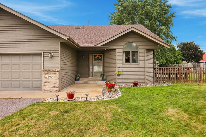 405 15th St N, Sauk Rapids, MN 56379