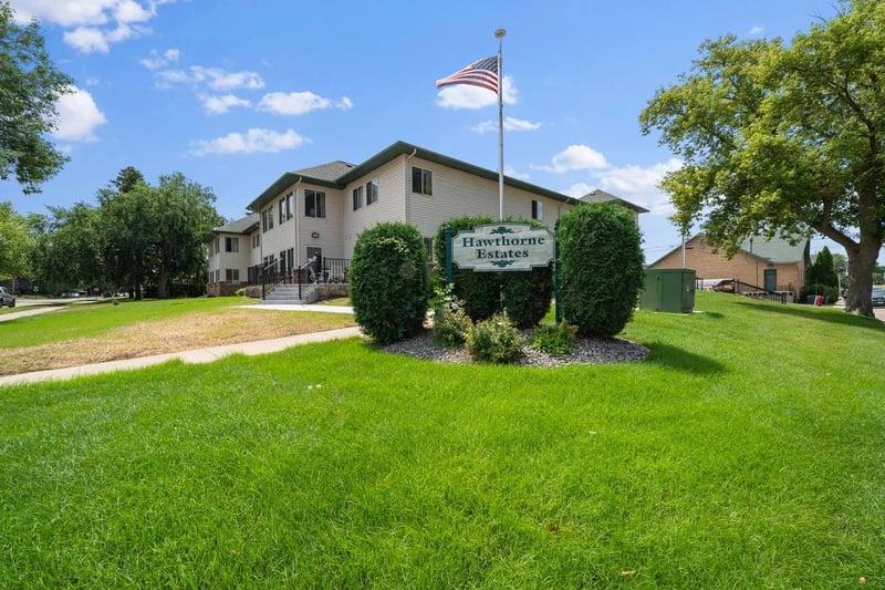 912 Hawthorne St #104, Alexandria, MN 56308