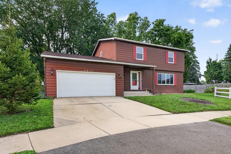 4015 Mary Ln NW, Rochester, MN 55901