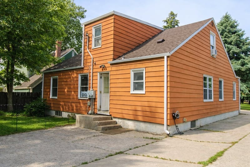 420 14th St S, Moorhead, MN 56560