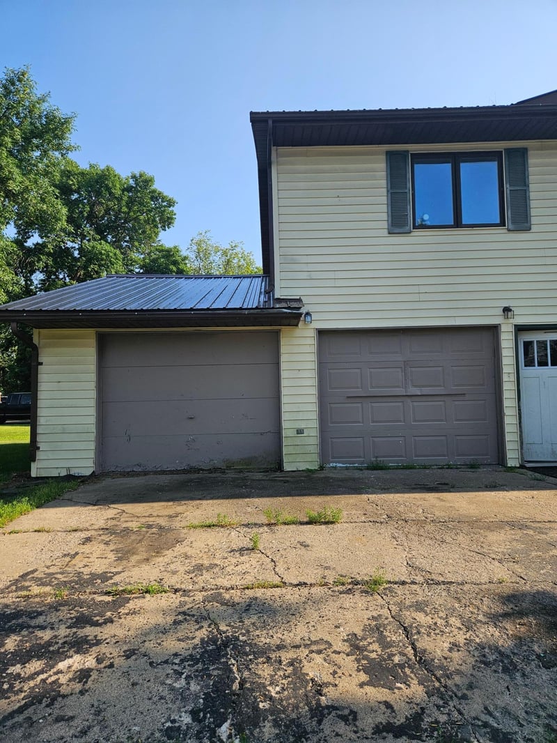 316 Roberts Ave NE, Warroad, MN 56763